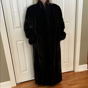 Luxurious Black Dark Ranch Mink Fur Full Length Coat